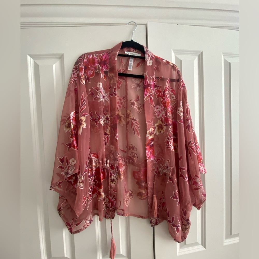 BCBGeneration sheer floral kimono draw string | ONE SIZE
